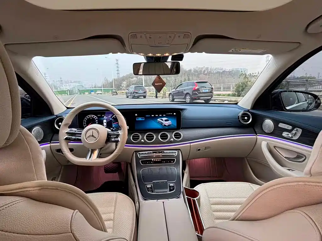 Mercedes-Benz E-Class 2022 — фото 6