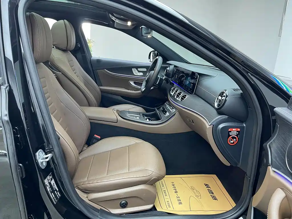Mercedes-Benz E-Class 2023 — фото 17