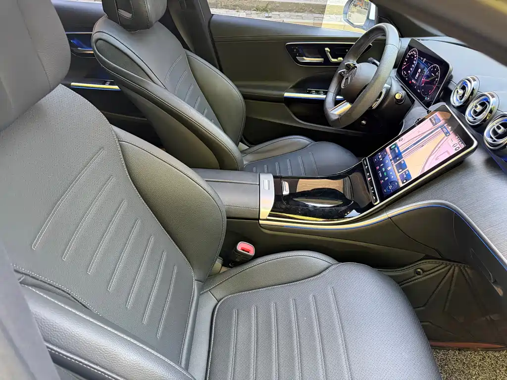 Mercedes-Benz C-Class 2023 — фото 16