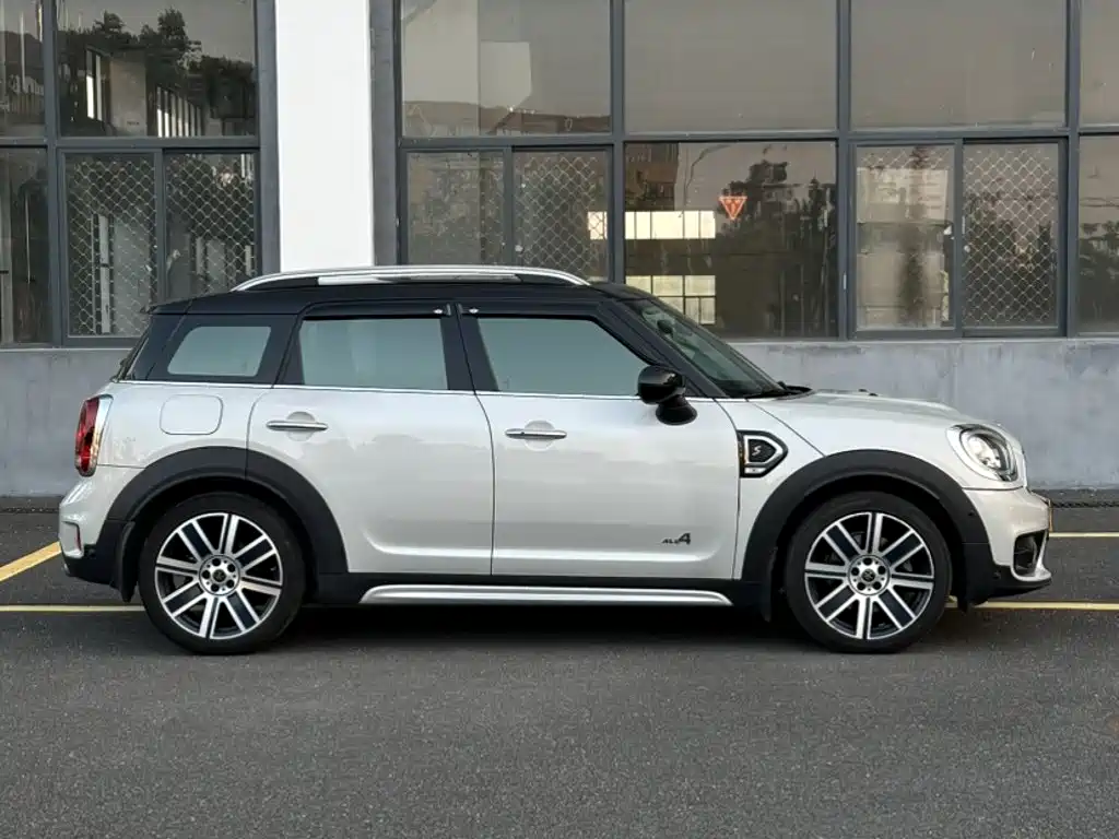 MINI Countryman 2020 — фото 12