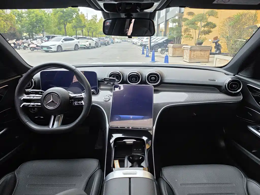 Mercedes-Benz C-Class 2023 — фото 15