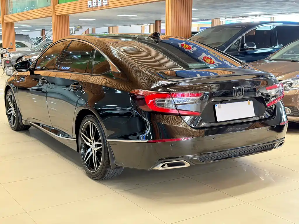 Honda Accord 2023 — фото 24