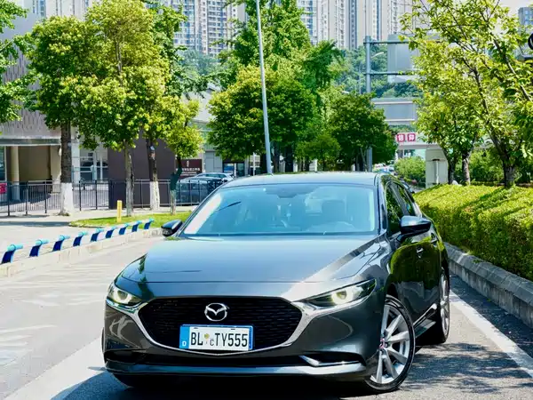 Mazda 3 Axela 2021