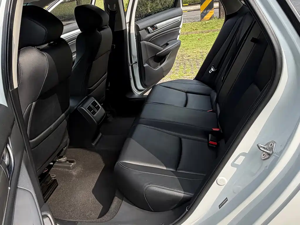 Honda Accord 2021 — фото 11