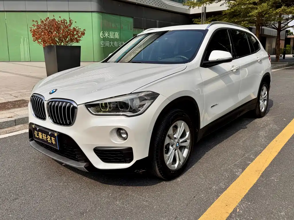 BMW X1 2017 — фото 1