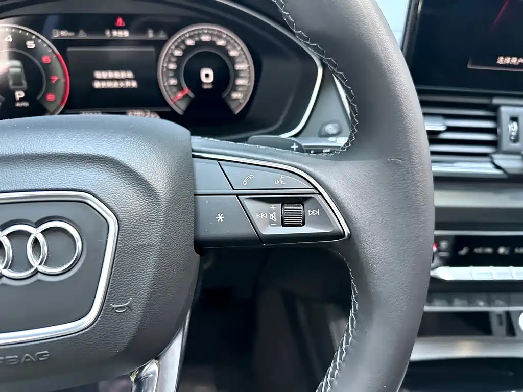 Audi Q5L 2022 — фото 15