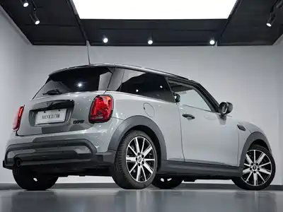 MINI MINI 2023