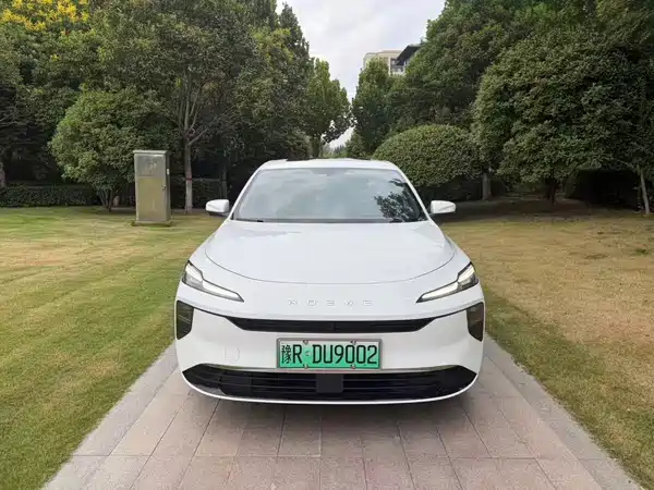 Roewe D6 2025