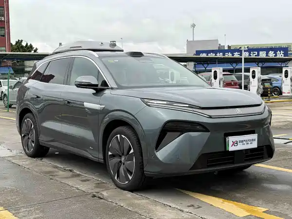 BYD Tang L 2025