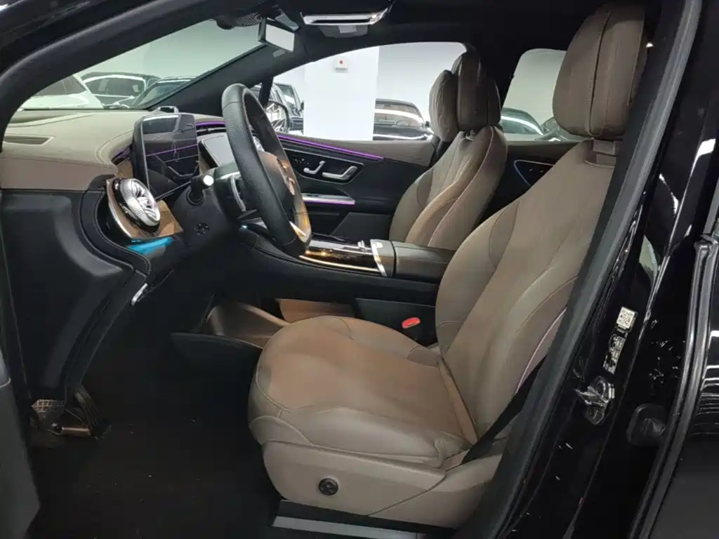 Mercedes-Benz EQE SUV 2023 — фото 15