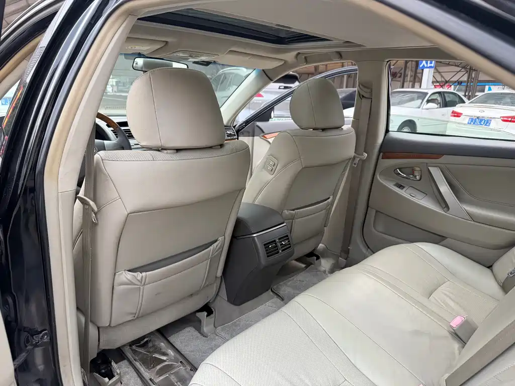Toyota Camry 2013 — фото 22