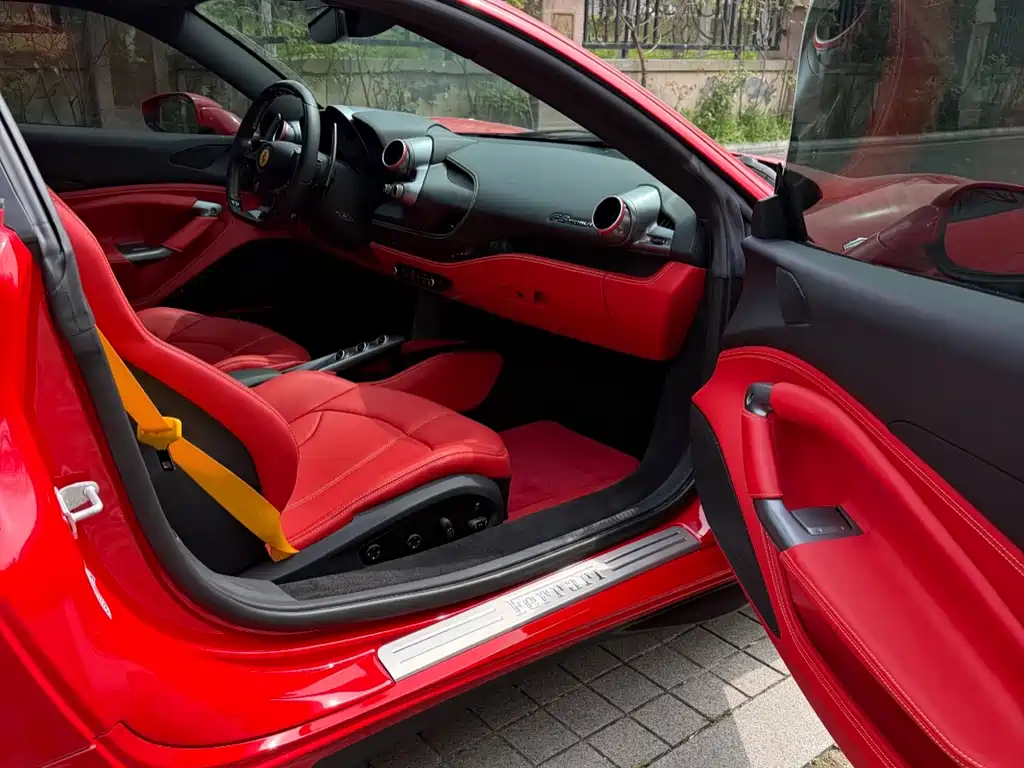 Ferrari F8 2023 — фото 4