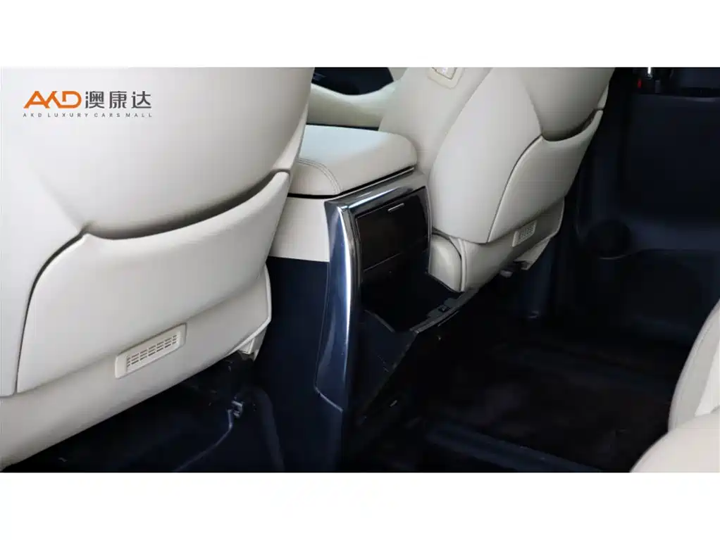 Toyota Alphard 2022 — фото 10