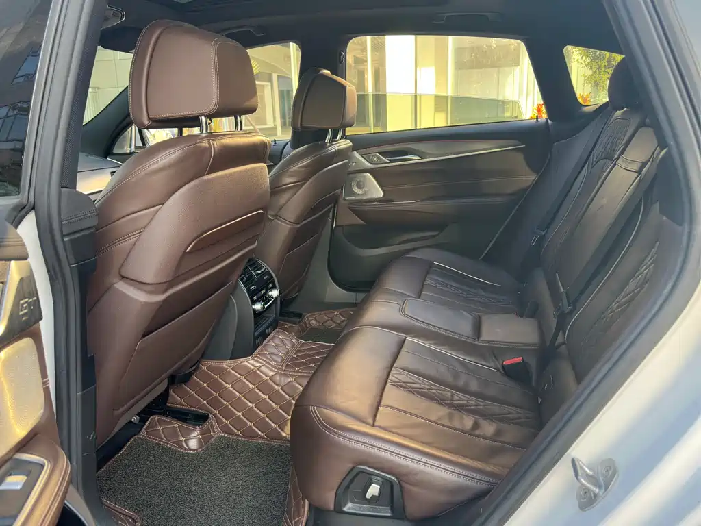 BMW 6 Series GT 2019 — фото 10