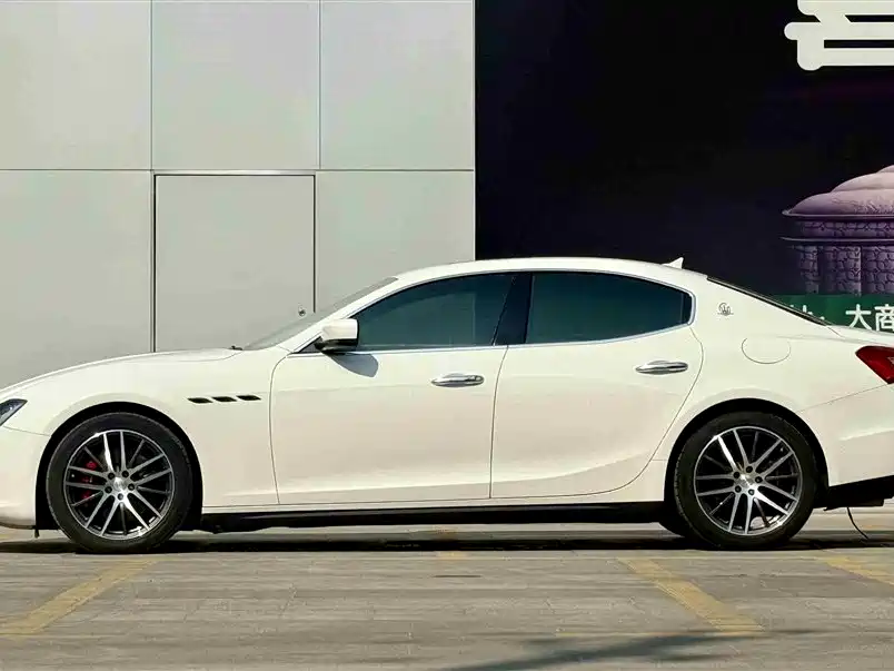 Maserati Ghibli 2016 — фото 7
