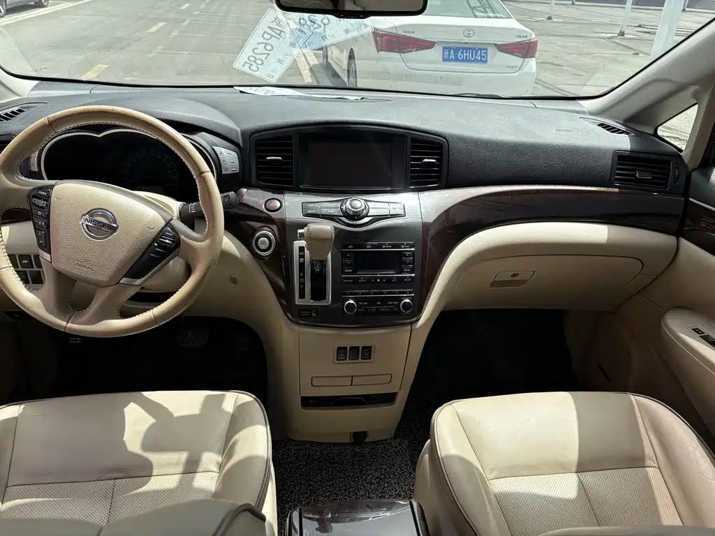 Nissan Quest 2013 — фото 10