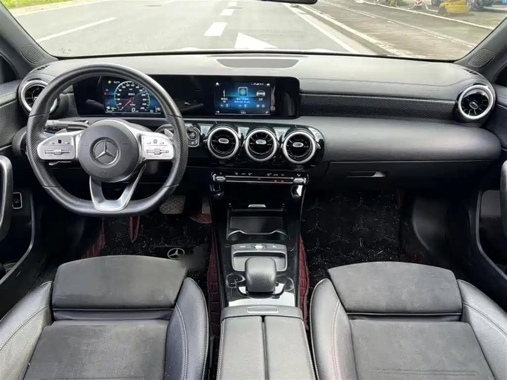 Mercedes-Benz A-Class 2019 — фото 14