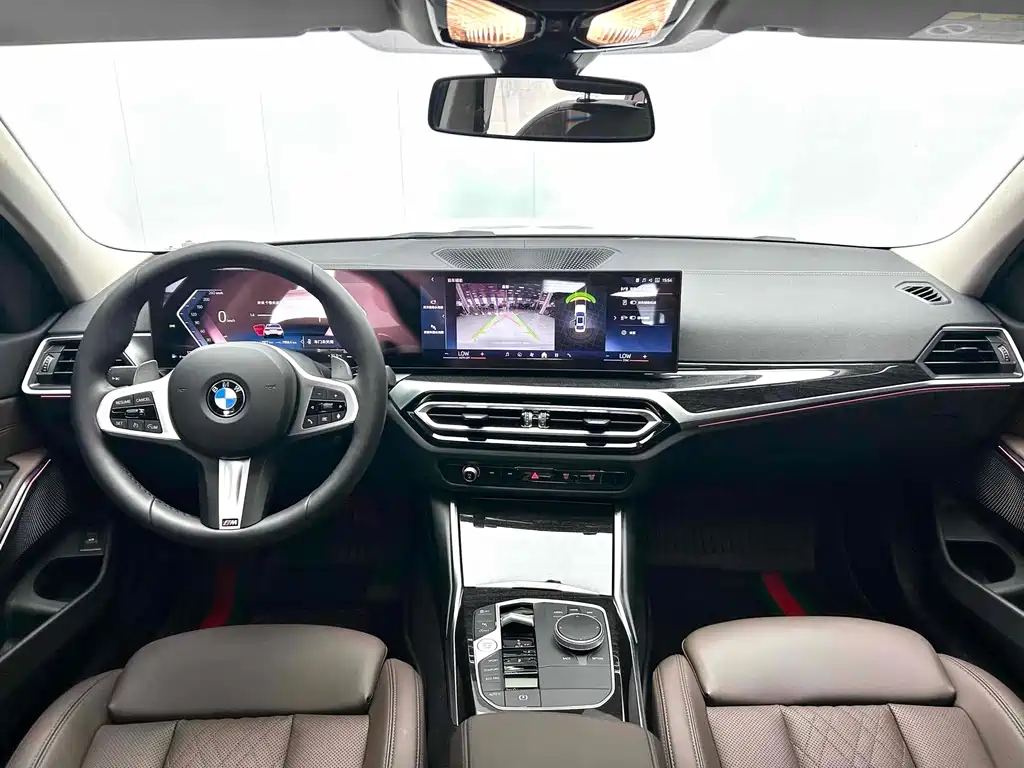 BMW 3 Series 2025 — фото 13
