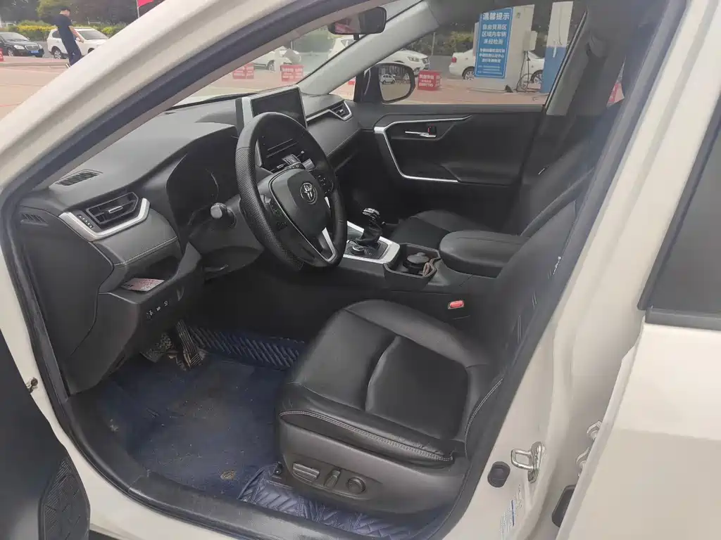 Toyota RAV4 2021