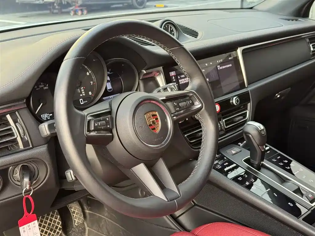 Porsche Macan 2024 — фото 9
