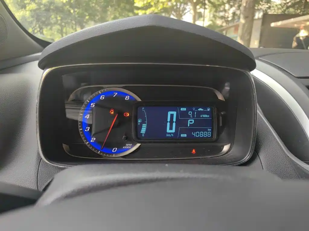 Chevrolet Trax 2015 — фото 12