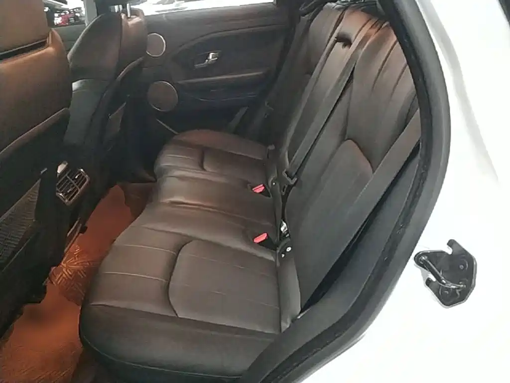 Land Rover Evoque 2018 — фото 17