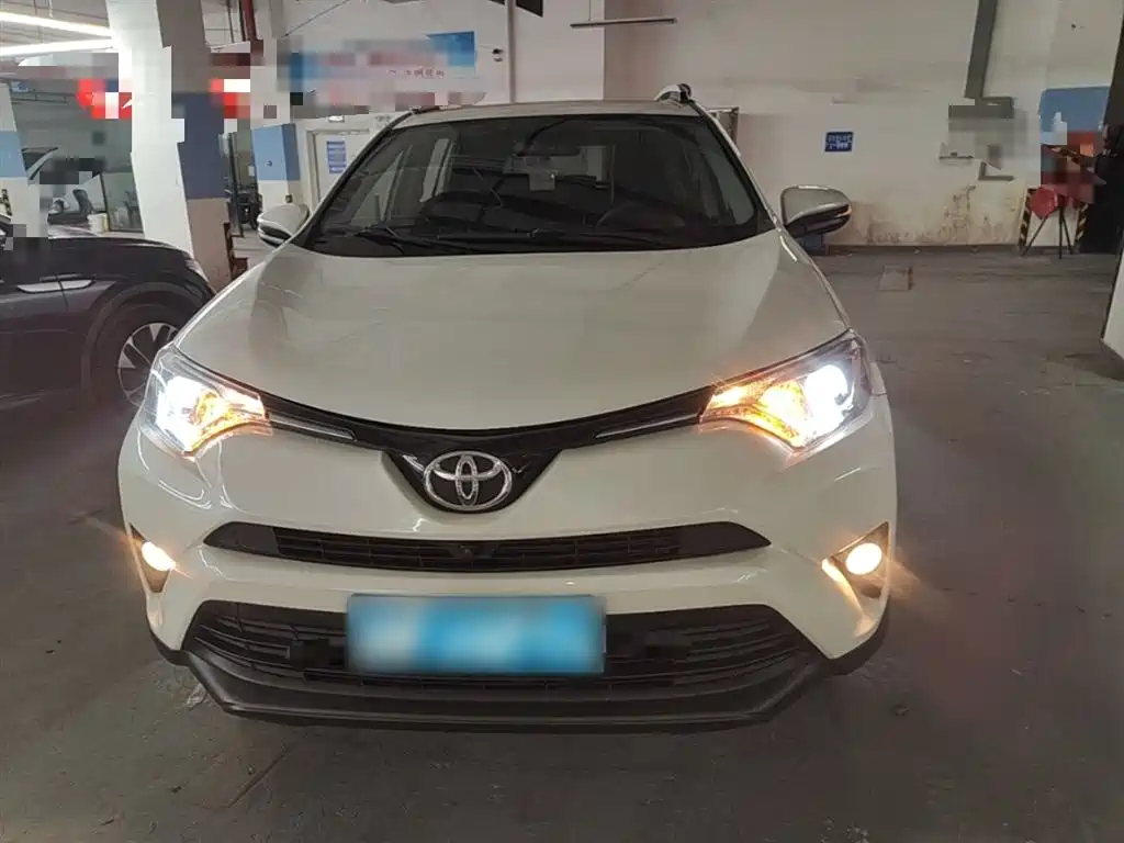 Toyota RAV4 2019 — фото 3