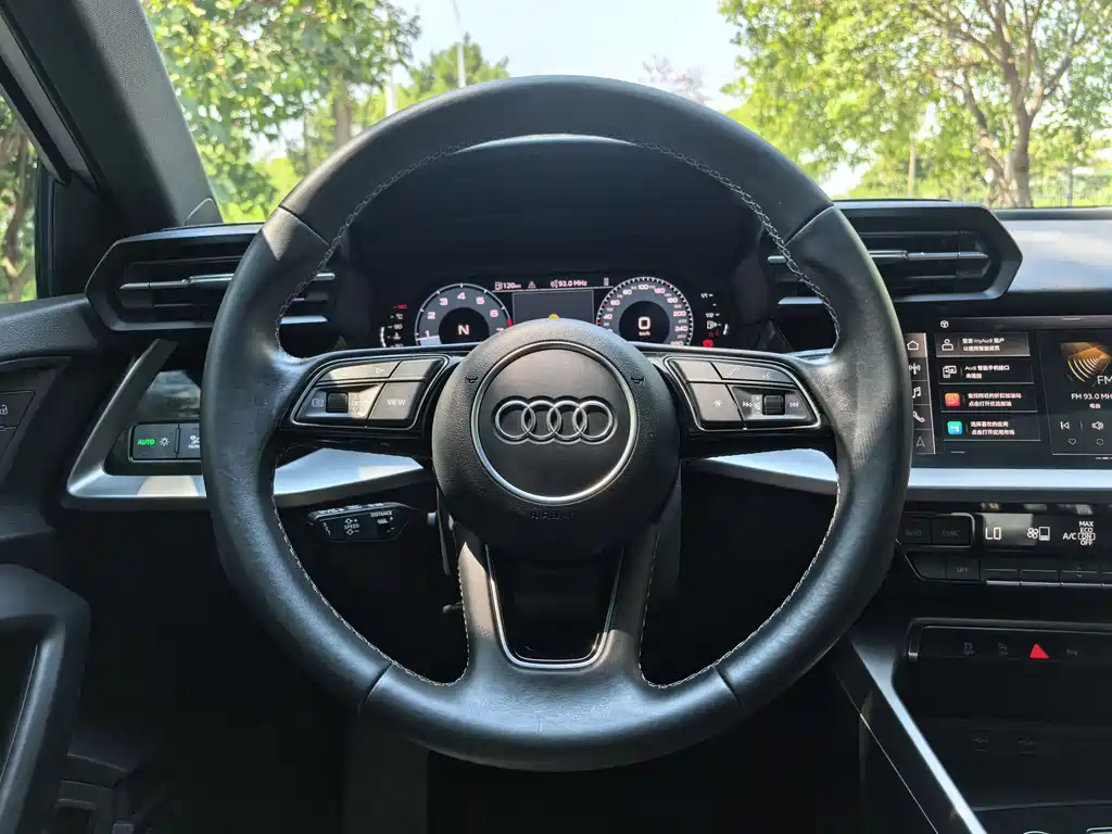 Audi A3 2023 — фото 16