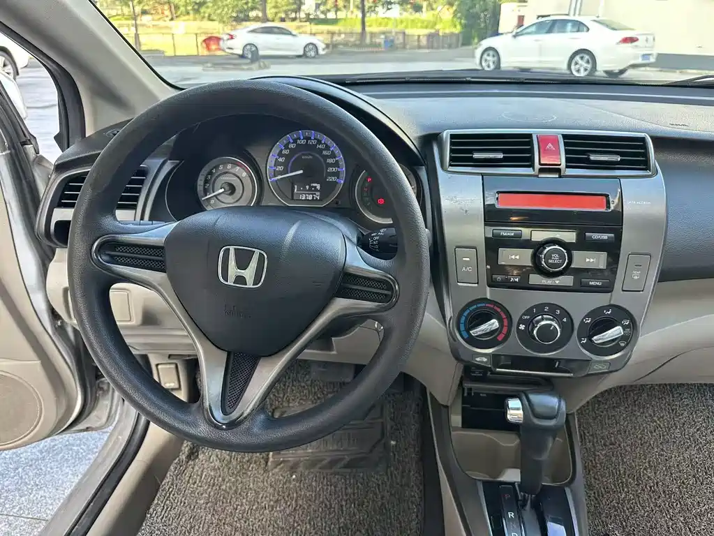 Honda City Classic 2012 — фото 12