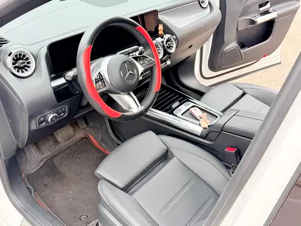 Mercedes-Benz GLA 2024