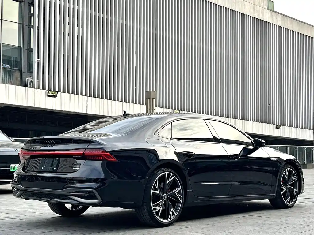 Audi A7L 2025 — фото 10
