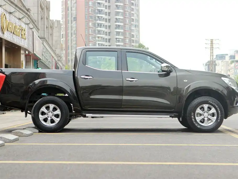 Nissan Navara 2019 — фото 4