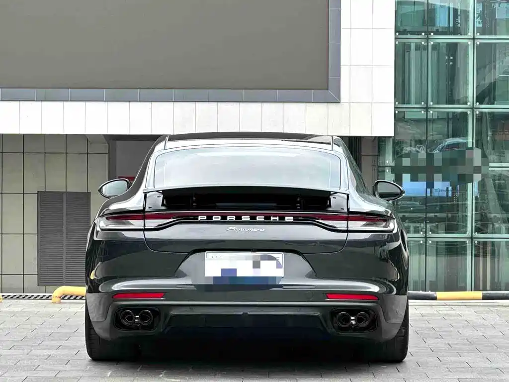 Porsche Panamera 2022