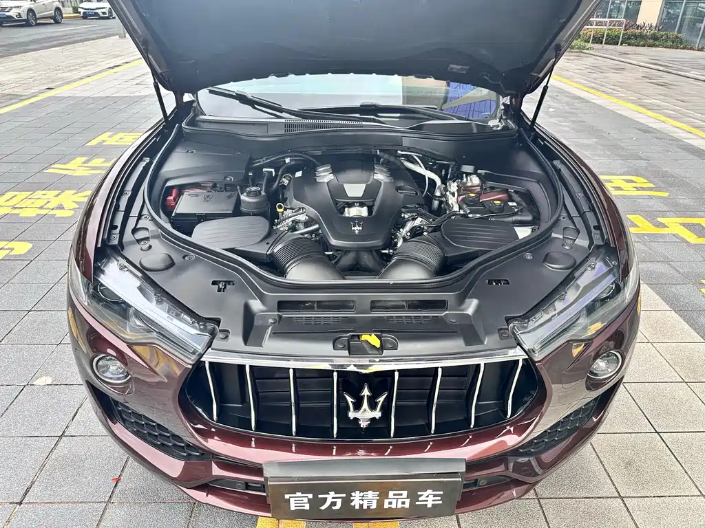 Maserati Levante 2018 — фото 20