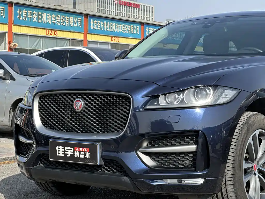 Jaguar F-PACE 2017 — фото 7