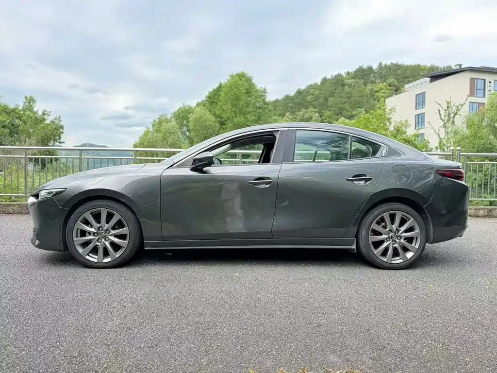Mazda 3 Angkesela 2021