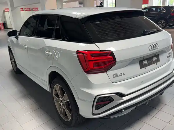 Audi Q2L 2022