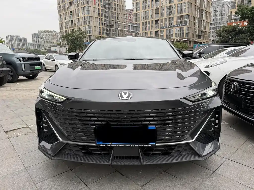 Changan UNI-V 2024 — фото 2