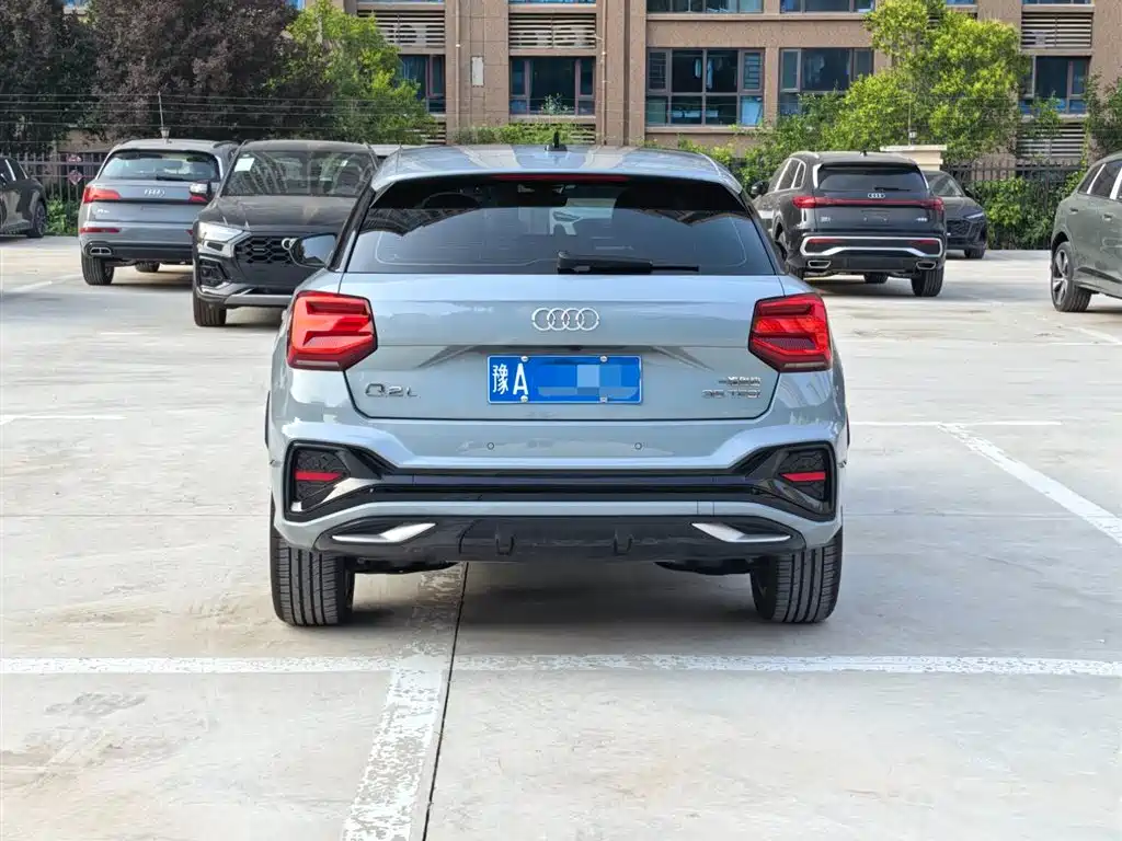 Audi Q2L 2023