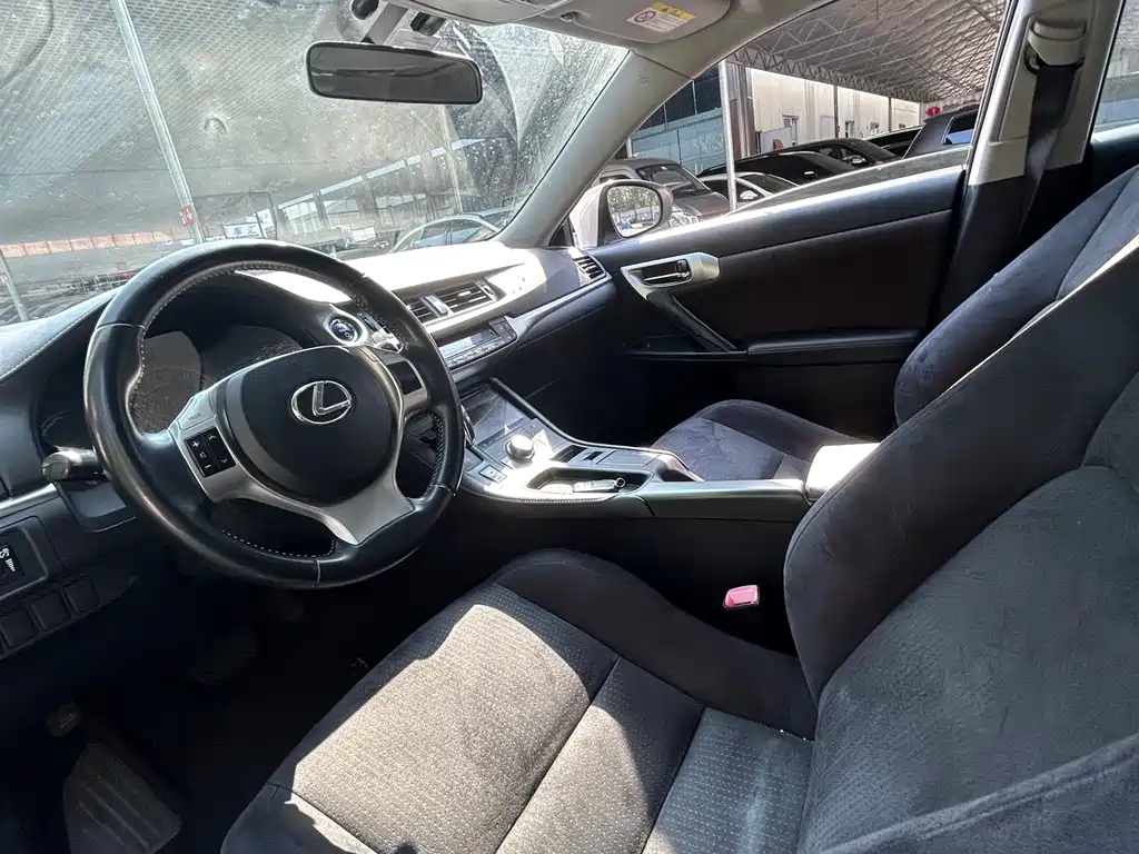 Lexus CT 2012