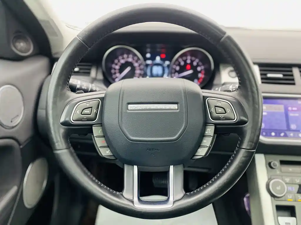 Land Rover Evoque 2019 — фото 8