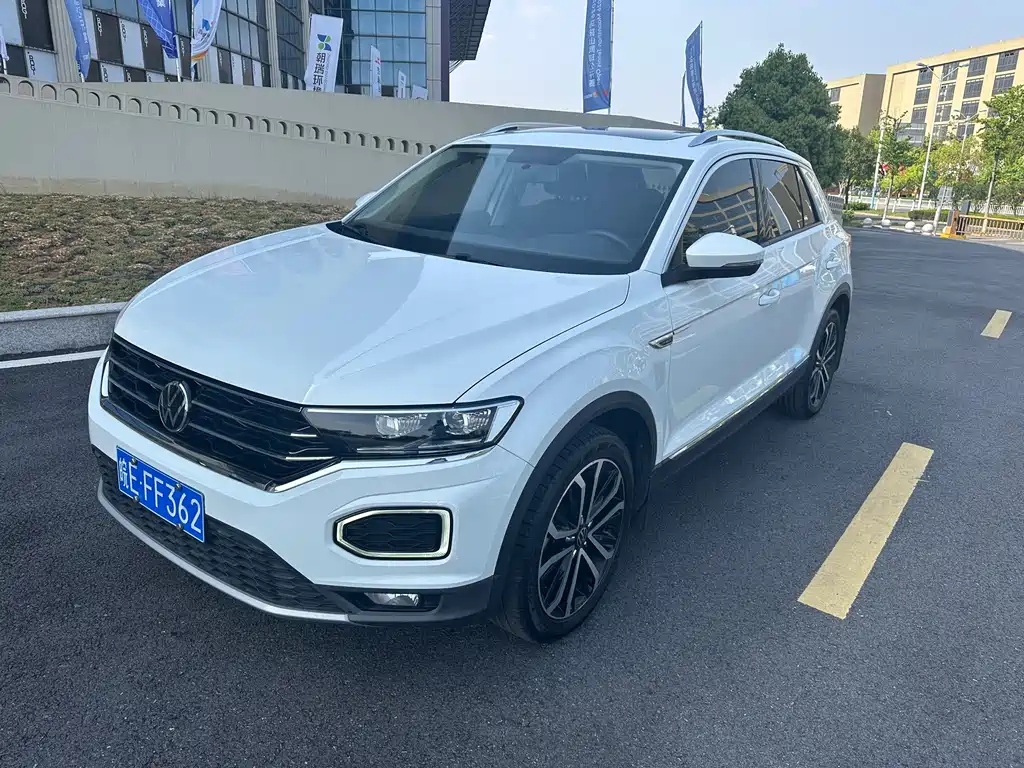 Volkswagen T-Roc 2021 — фото 1