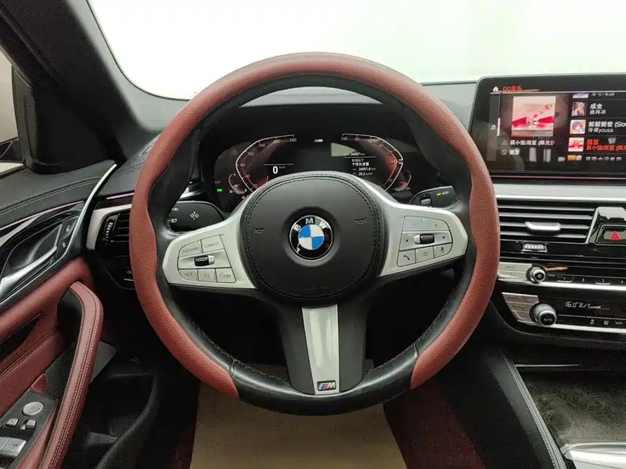 BMW 5 Series 2023 — фото 15