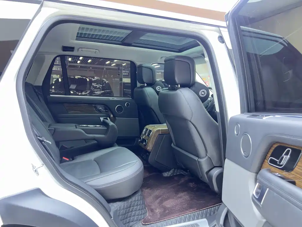 Land Rover Range Rover 2019 — фото 10
