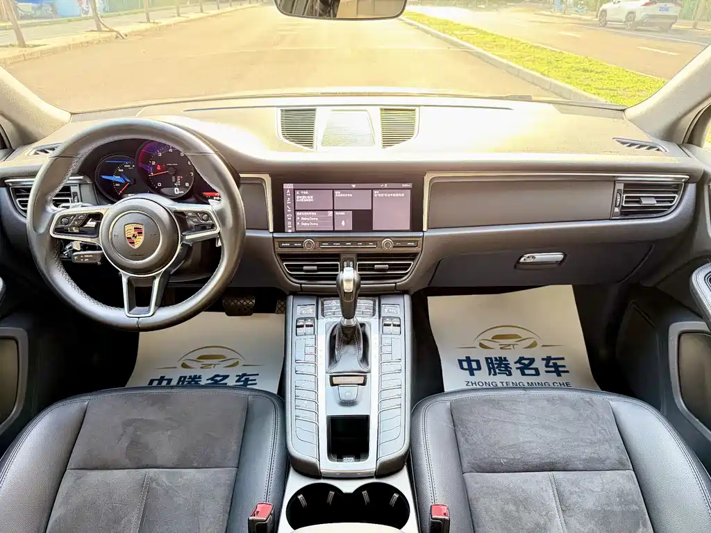 Porsche Macan 2019 — фото 15