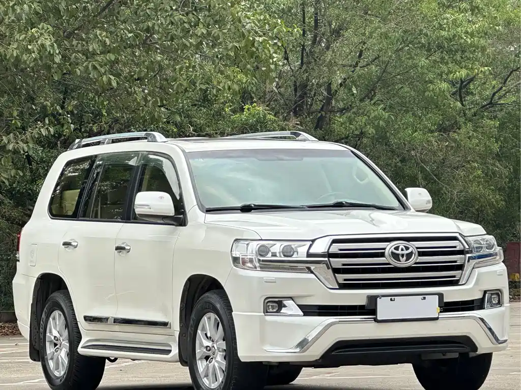 Toyota Land Cruiser 2017 — фото 3