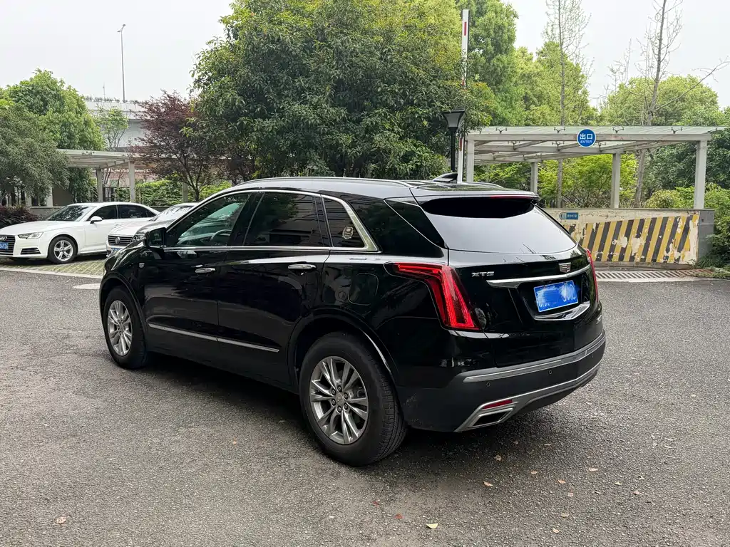 Cadillac XT5 2021 — фото 4
