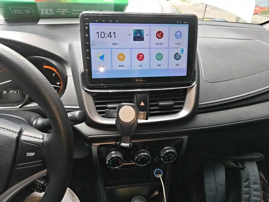 Toyota Yaris L 2022 — фото 6