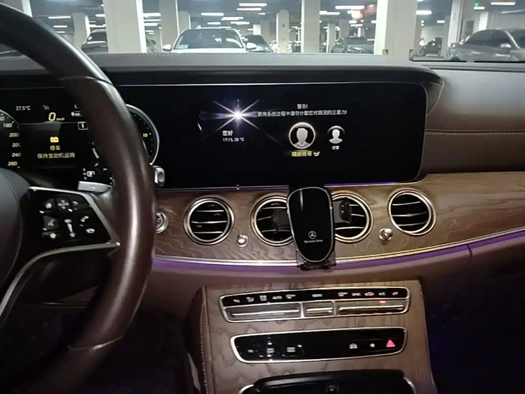 Mercedes-Benz E-Class 2021 — фото 13