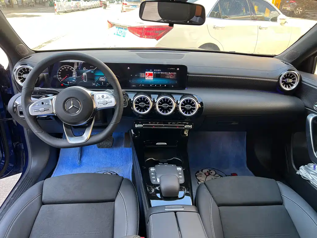 Mercedes-Benz A-Class 2021 — фото 11